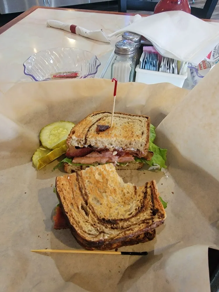 Deluxe blt Club